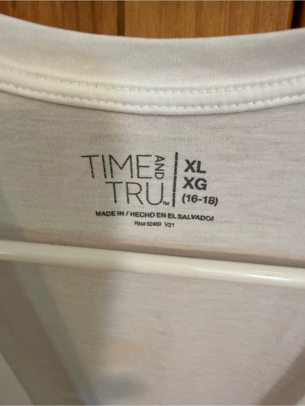Time and Tru White V-Neck Tee - Picture 3 of 3
